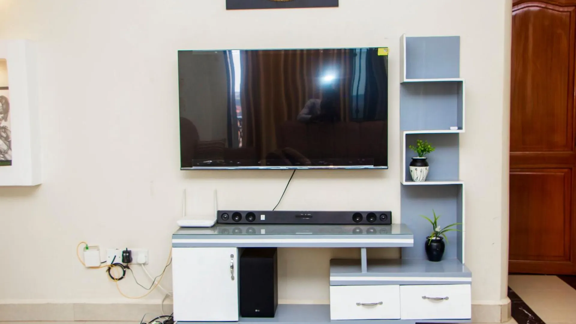 Brb Homes-1Br In Bukoto With Fast Wi- Fi And Work-Friendly Kampala 0*,  Uganda